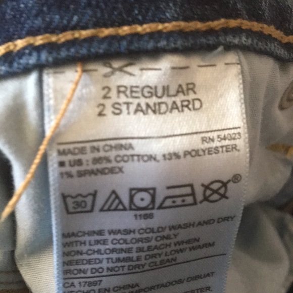 💕Old navy cuttoff shorts size 2 - Picture 4 of 4